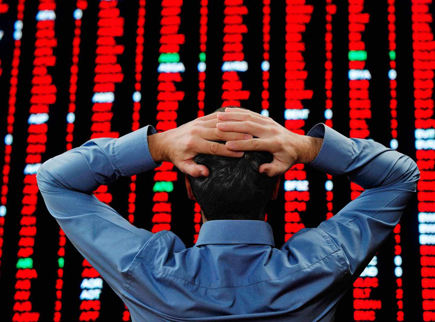 Indeks Dow Jones Menjunam 800 Mata, Petanda Krisis Kemelesetan Ekonomi?