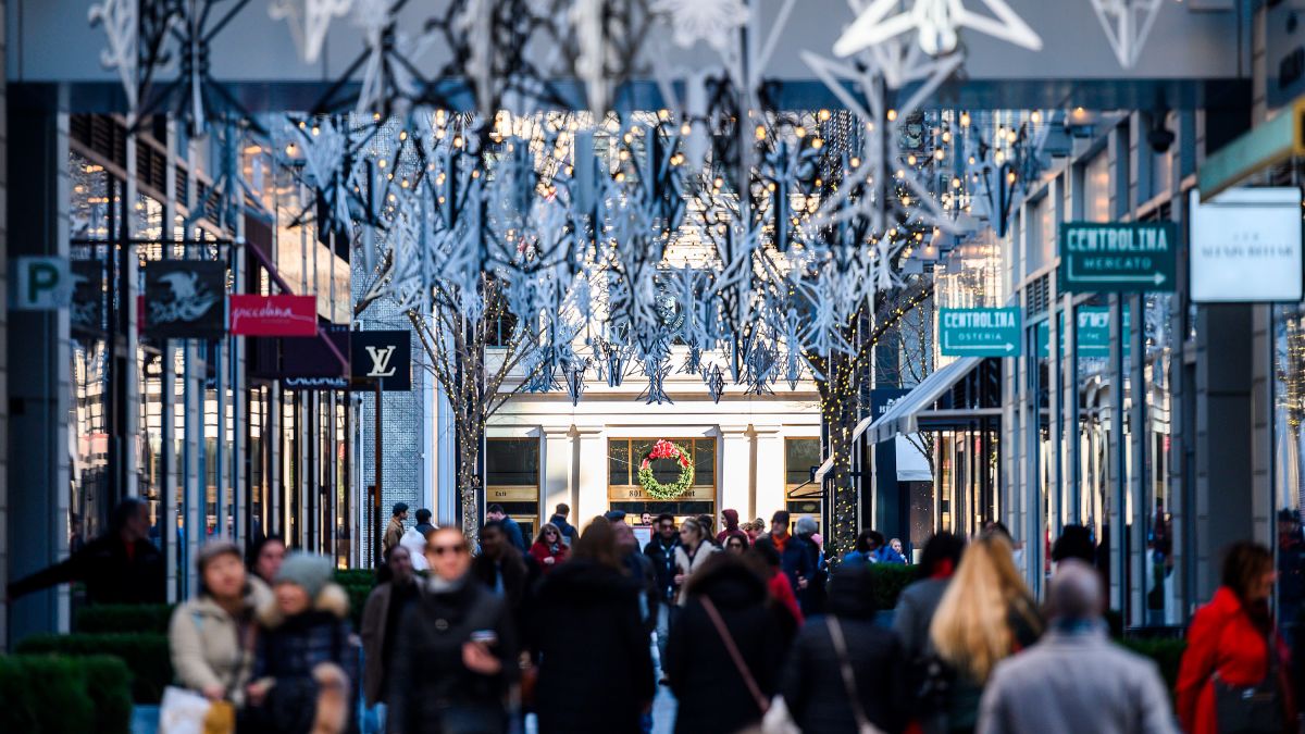 Jualan Dalam Talian Direkodkan Tinggi, Rangsang Pertumbuhan Jualan Runcit AS