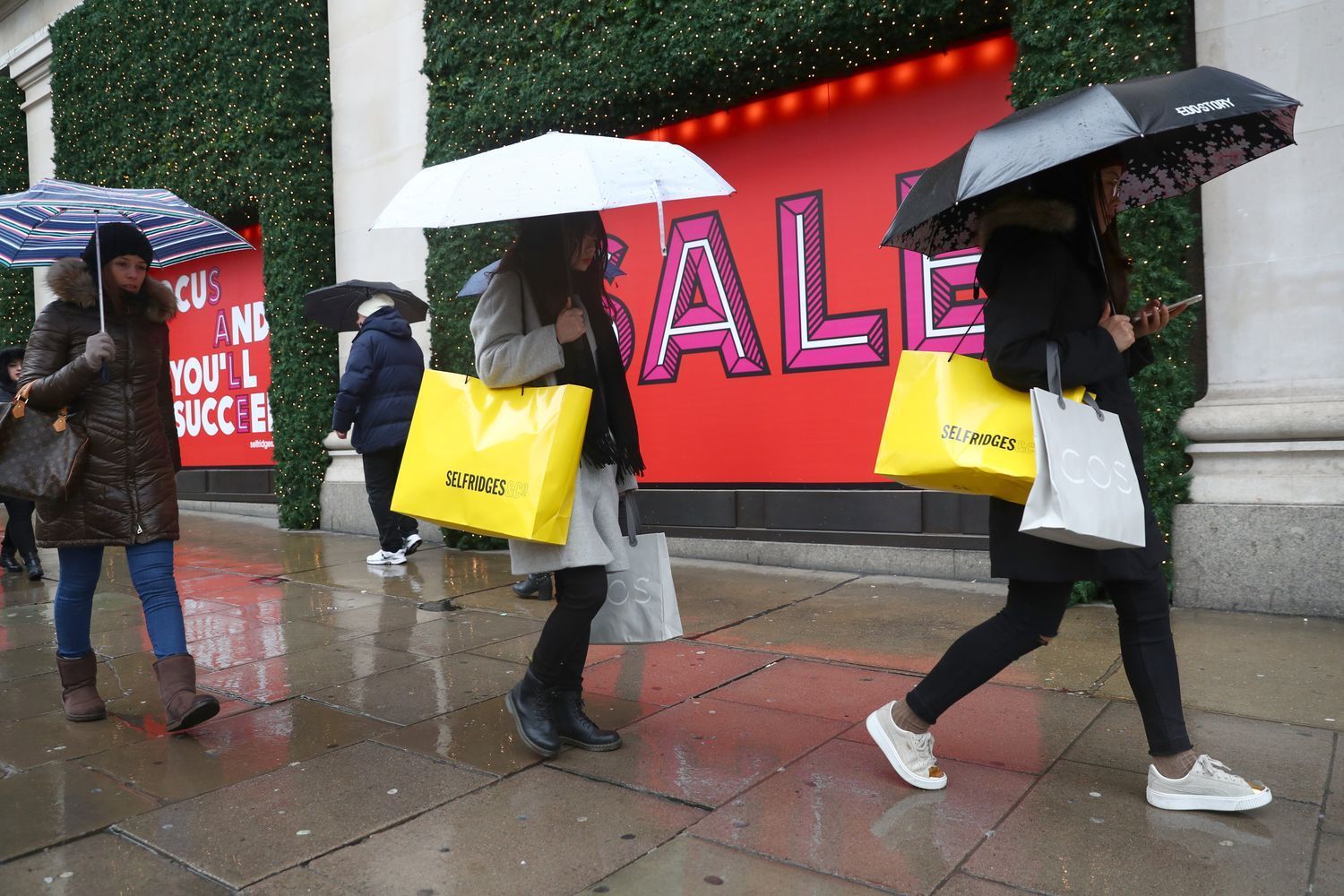 Jualan Runcit UK Kecewakan Jangkaan Pasaran – Ini Reaksi Matawang Pound!