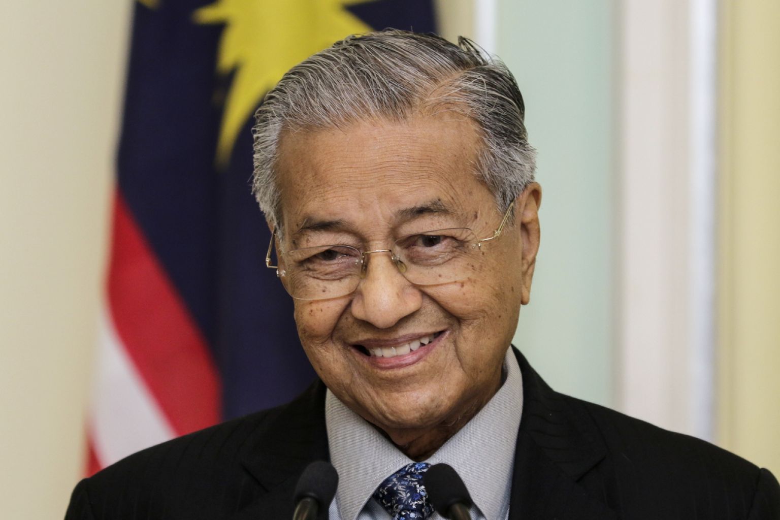 [TERKINI] Tun Dr Mahathir Letak Jawatan Sebagai Perdana Menteri Malaysia?