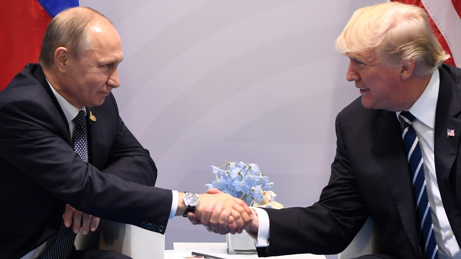 Khuatir Dengan Harga Minyak Yang Rendah, Presiden Trump Hubungi Putin