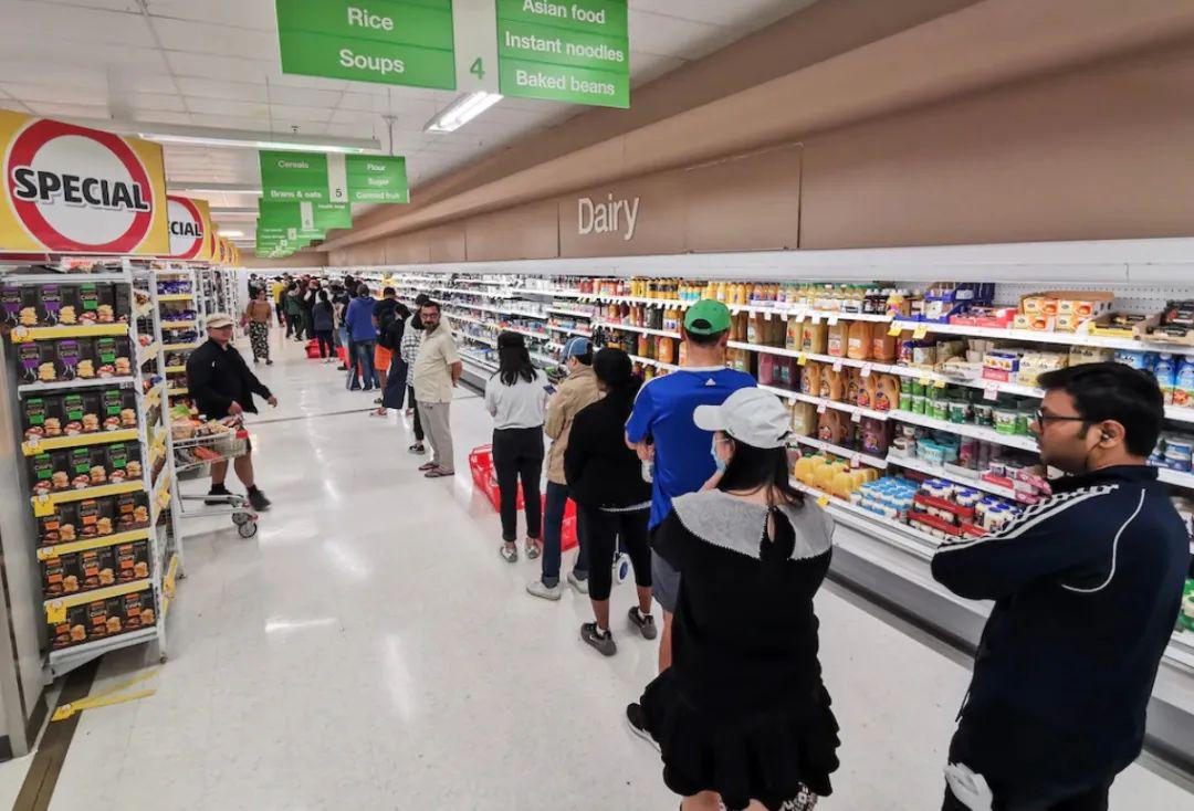 Dolar Aussie Meningkat, ‘Panic Buying’ Pacu Lonjakan Jualan Runcit Australia