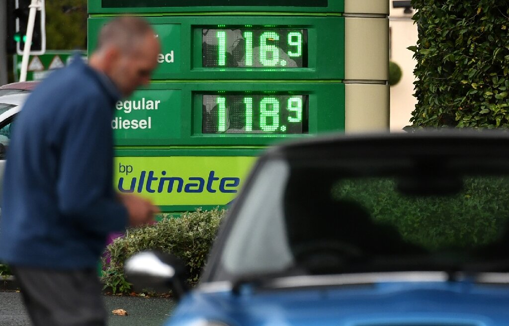 Kadar Inflasi UK Catat Penurunan, Terkesan Oleh Kejatuhan Harga Bahan Bakar