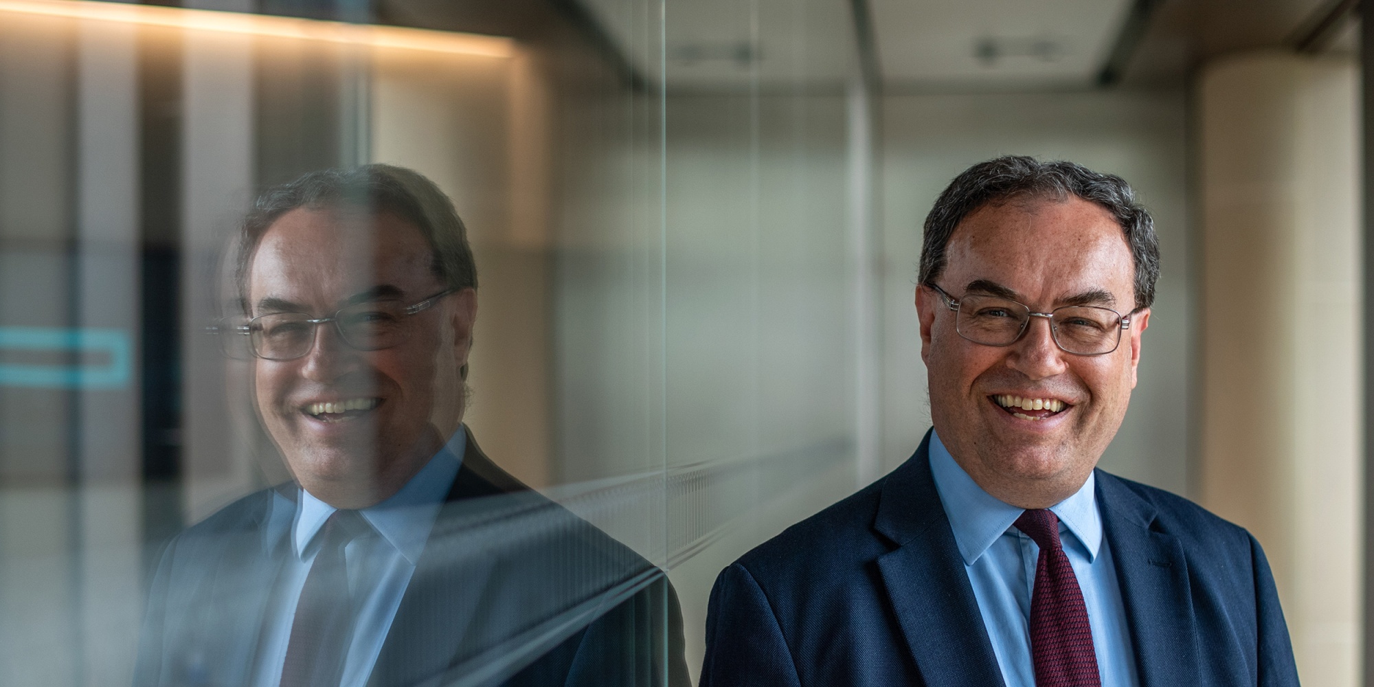 Kenyataan Gabenor BOE Kecewakan Pasaran, Pound Susut Lebih Rendah