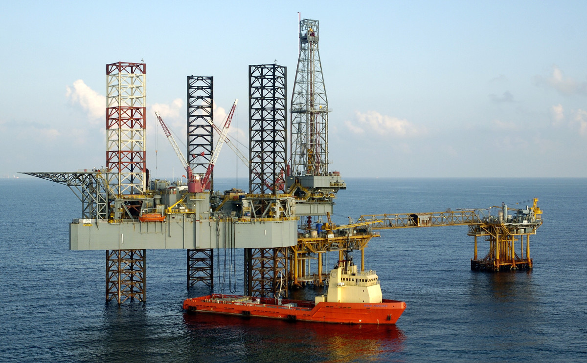 Ancaman Taufan Di Teluk Mexico Pacu Kenaikan Harga Minyak