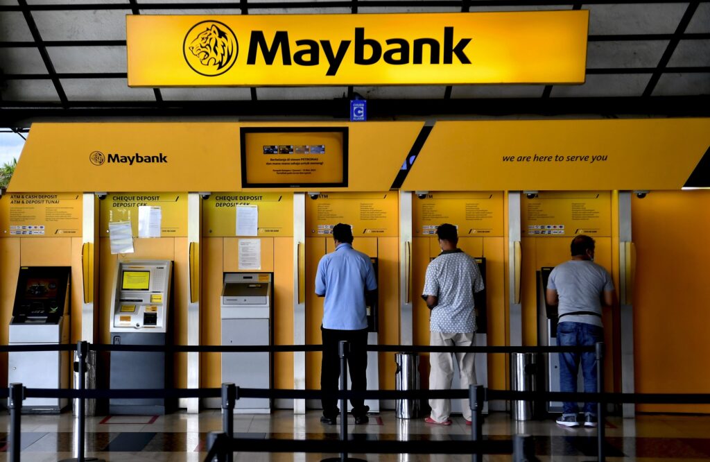 Keuntungan Bersih Suku Ketiga Maybank Jatuh 13.7% Pada RM1.68 Bilion
