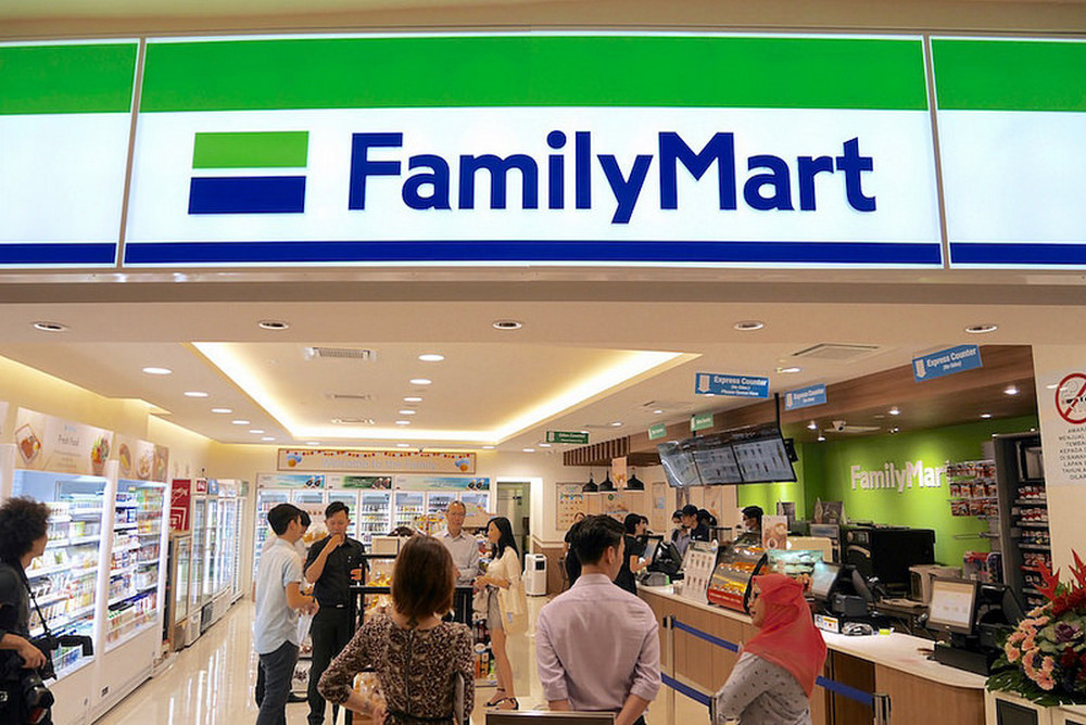 Family mart. Family Mart магазин. Family Mart Таиланд. Фэмили март в Тайланде. Магазин в Тайланде Family.