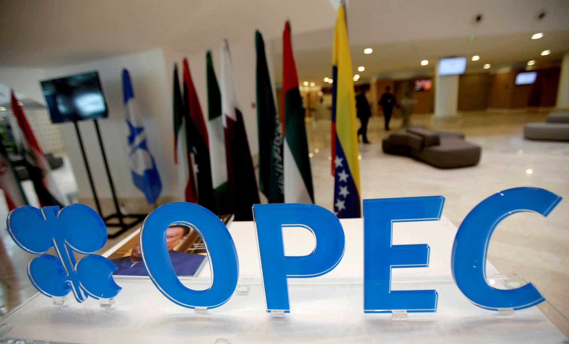 Cecair Hitam Bergelora Menanti Mesyuarat OPEC+ Hari Ini