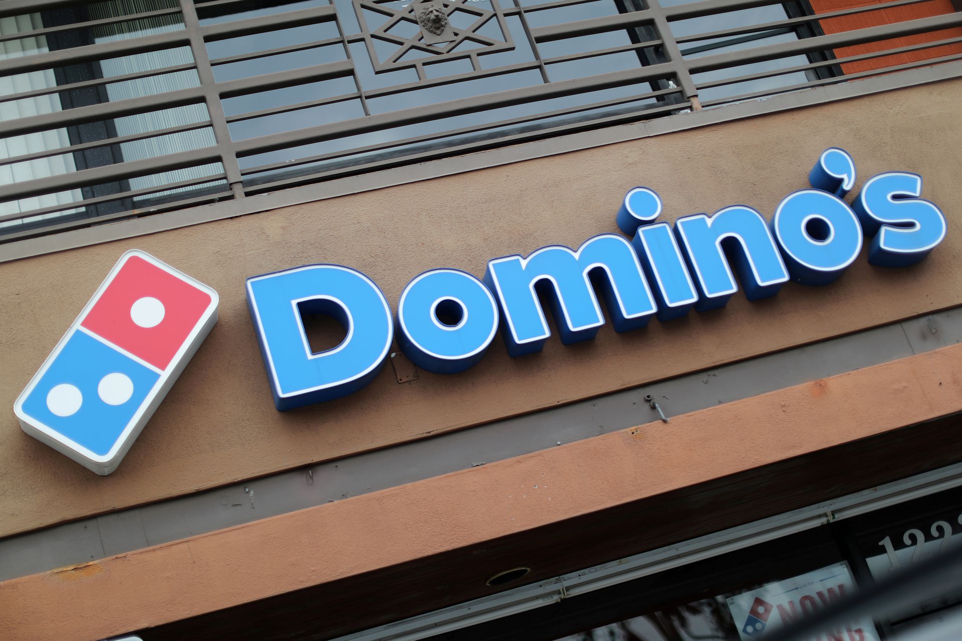 Domino’s Pizza Dikecam Lambat Keluar Dari Rusia