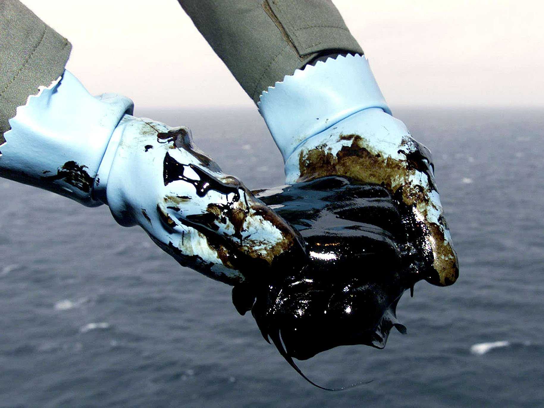 Pasaran Minyak Mentah Dalam Bahaya, Apa Puncanya?