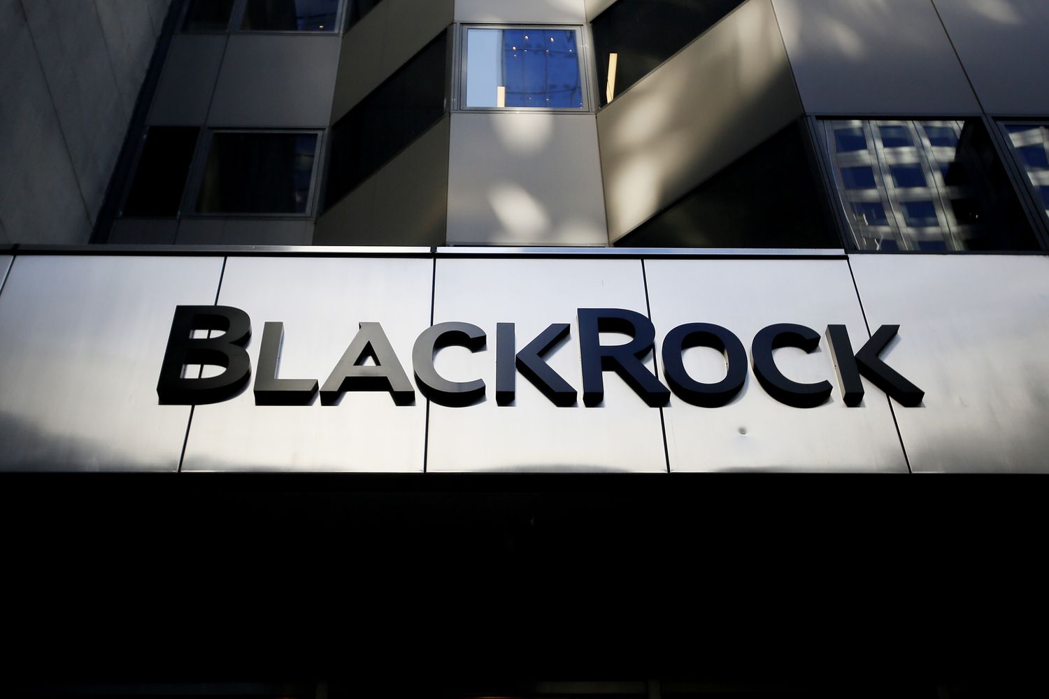 Tergempar! Bank Kedua Terbesar Eropah Ini Beli Saham ETF BTC BlackRock!