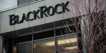 Alamak! Kenapa Ketua BlackRock Kata ETF Solana & Ripple Tak Akan Wujud?