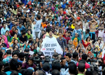 PM Bangladesh ‘Cabut Lari’ Ke India, Pihak Tentera Beri Amaran Tinggalkan Negara!