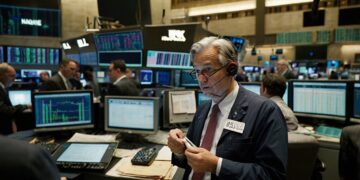 Keputusan FOMC Tak Mampu Gugat Ketenangan Saham AS