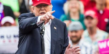 Trump Ugut Kenakan Cukai 100% Kepada Negara Yang ‘Buang’ Dolar!