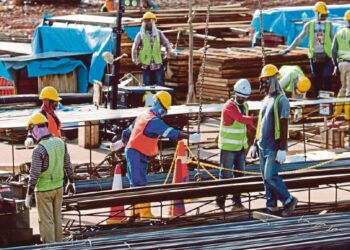 Bajet2025: Pekerja Asing Juga Wajib Carum KWSP!