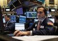 Pasaran Saham AS Hampir Sendu Selepas ‘Hype’ Pilihan Raya Mula Pudar