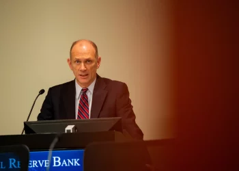 Fed Goolsbee Bimbang, Kesan Tarif Cetus Tekanan Inflasi Drastik!