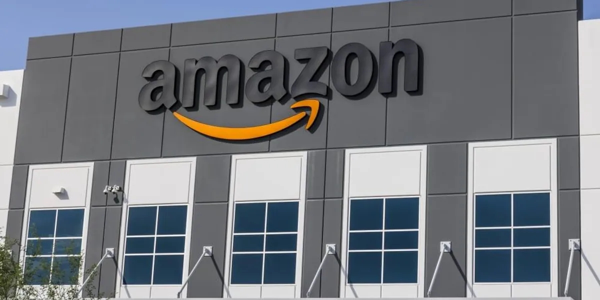 Amazon Tutup 7 Gudang Di Quebec, 1,900 Pekerja Terkesan