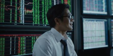 Wall Street Melonjak Selepas Pengumuman Tarif Baharu Ke Atas Semikonduktor Import