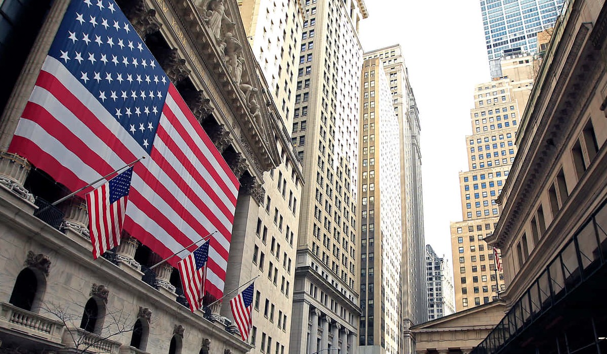 Wall Street Terus Merosot: Pasaran Tersentak Tarif 245% Trump
