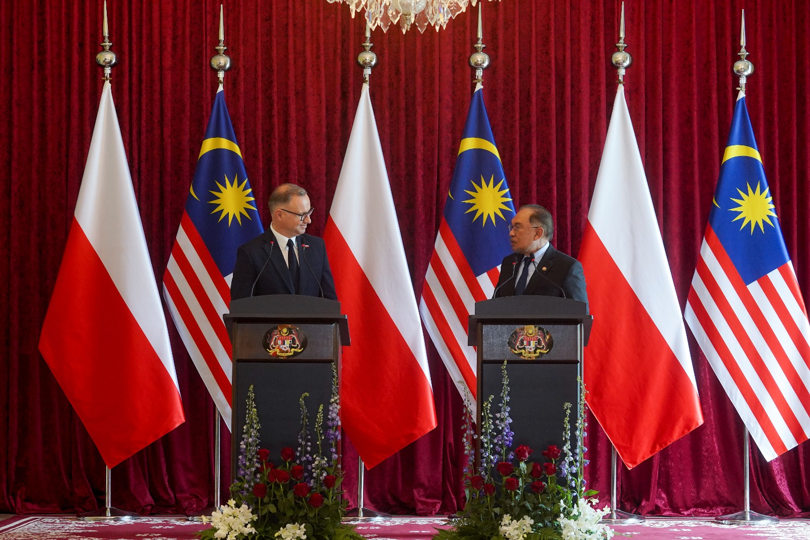 Malaysia-Poland Jalin Kerjasama Strategik, Perkukuh Industri Pertahanan – PM Anwar