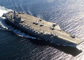 Kapal Perang USS Nimitz Kelihatan Di Selat Melaka