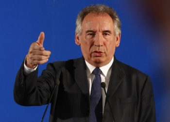 PM Perancis Nak Mansuh Cuti Umum Untuk Kurangkan Hutang Negara?