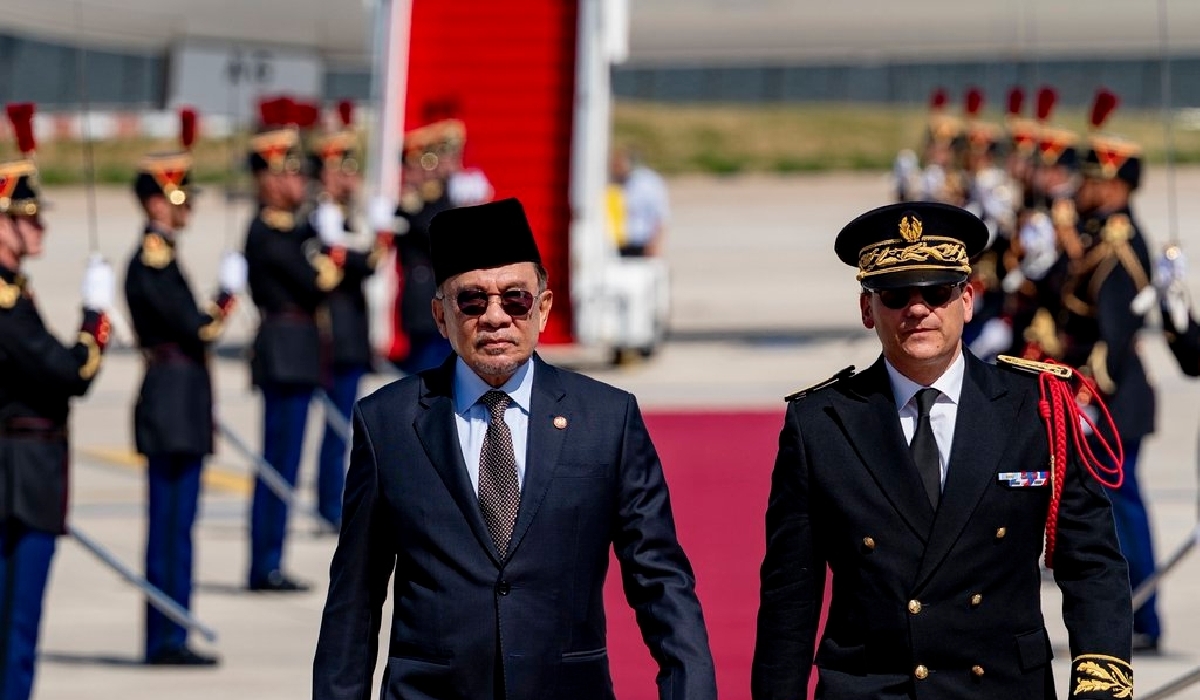 PMX Adakan Lawatan Rasmi Dua Hari Di Paris