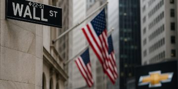 Wall Street Bercampur Lagi, Saham GM Pula Jatuh Akibat Tarif!