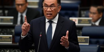 Anwar Pertikai Sikap ‘Double Standard’ Kenaikan Tarif Air, Subsidi RON95