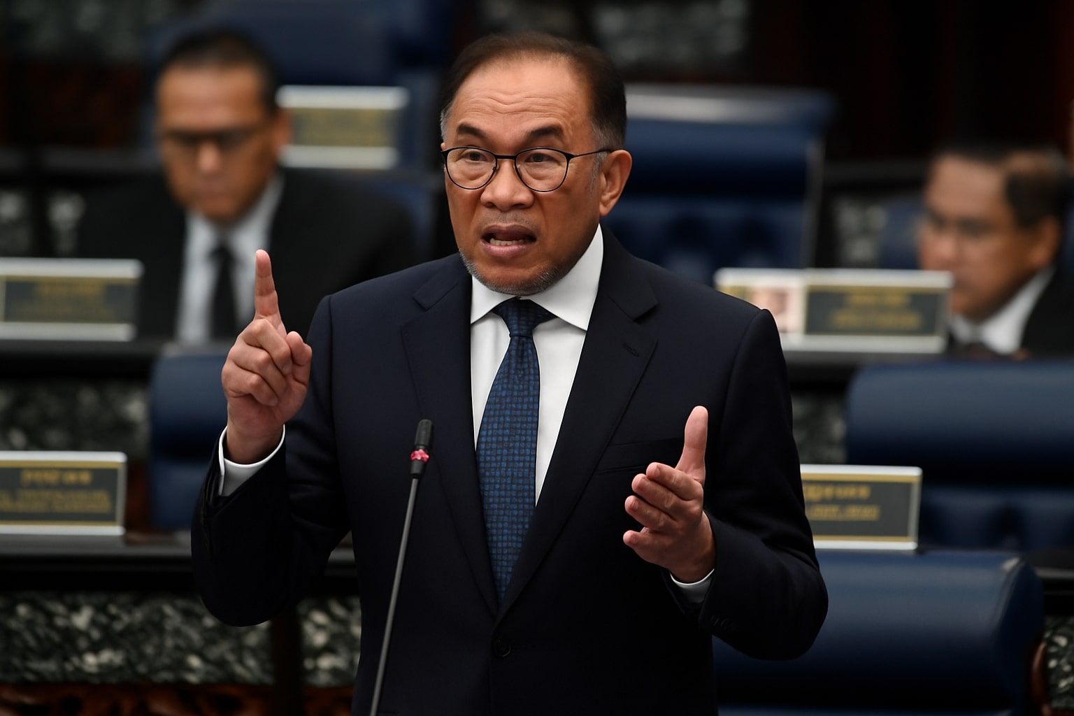 Anwar Pertikai Sikap ‘Double Standard’ Kenaikan Tarif Air, Subsidi RON95