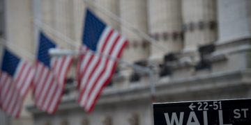 Wall Street Melonjak Awal Minggu Dipacu Kenaikan Saham Teknologi!