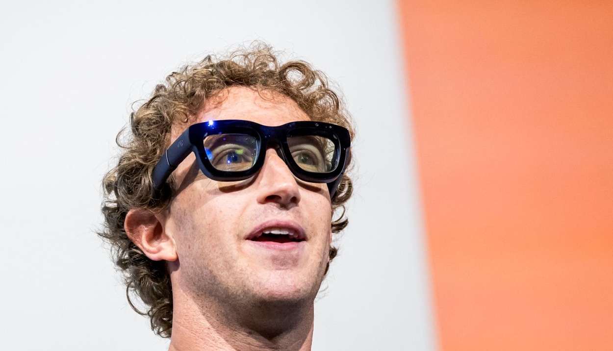 Zuckerberg Lancarkan Cermin Mata Pintar ‘Superintelligence’