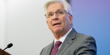 Fed Waller Yakin Inflasi Akan Turun – Sokong Pengurangan Kadar Segera!