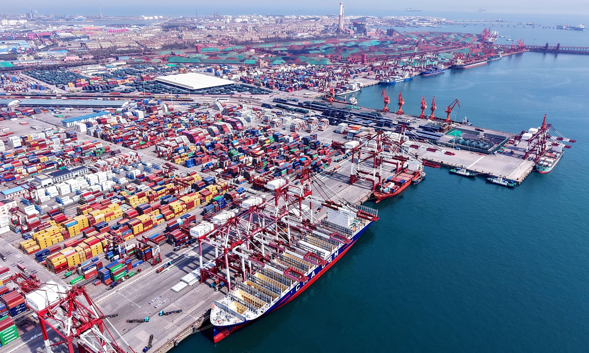 China Gantung Cukai Pelabuhan Untuk Kapal Berkaitan Amerika