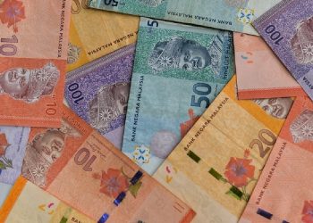 Ringgit Dibuka Lebih Rendah Berbanding Dolar AS!