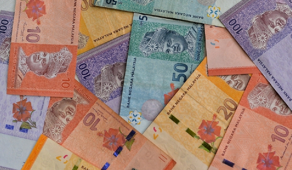 Ringgit Dibuka Lebih Rendah Berbanding Dolar AS!