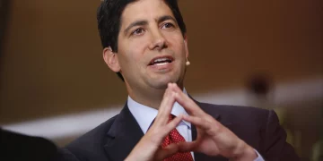 5 Perkara Yang Anda Perlu Tahu Tentang Kevin Warch, Calon Pengerusi Fed Baharu!