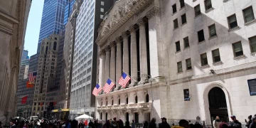 Indeks Utama Wall Street Stabil Selepas Trump Batalkan Tarif Ke Atas EU