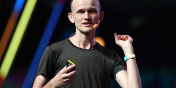 Vitalik Kongsikan Perbezaan ‘DeFi Sebenar’ & Stablecoin Yield Berpusat
