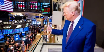 Wall Street Stabil, Trump Cabar Tarif Lebih Tinggi!
