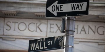 Wall Street Dibuka Tinggi, Prestasi Syarikat Teknologi Pacu Sokongan