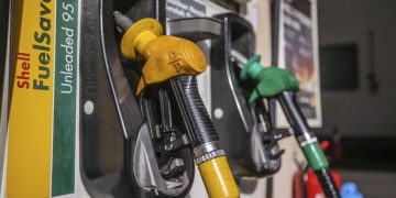 Harga Minyak RON95 Naik Kepada RM3.27 Seliter