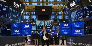 Wall Street Bercampur Menjelang Data Inflasi AS!