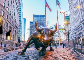 Wall Street Tertekan, Konflik Asia Barat Berisiko Tingkatkan Inflasi AS!