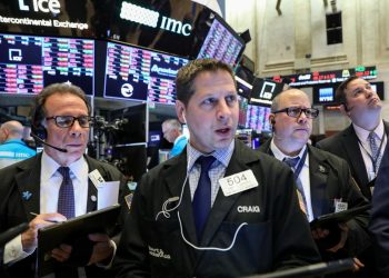 Wall Street Tertekan, Harga Minyak Naik Semula!
