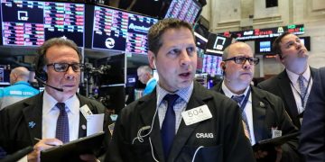 Wall Street Tertekan, Harga Minyak Naik Semula!