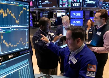 Konflik Asia Barat Tekan Wall Street, Harga Minyak Lepasi $100 Setong!