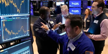 Konflik Asia Barat Tekan Wall Street, Harga Minyak Lepasi $100 Setong!